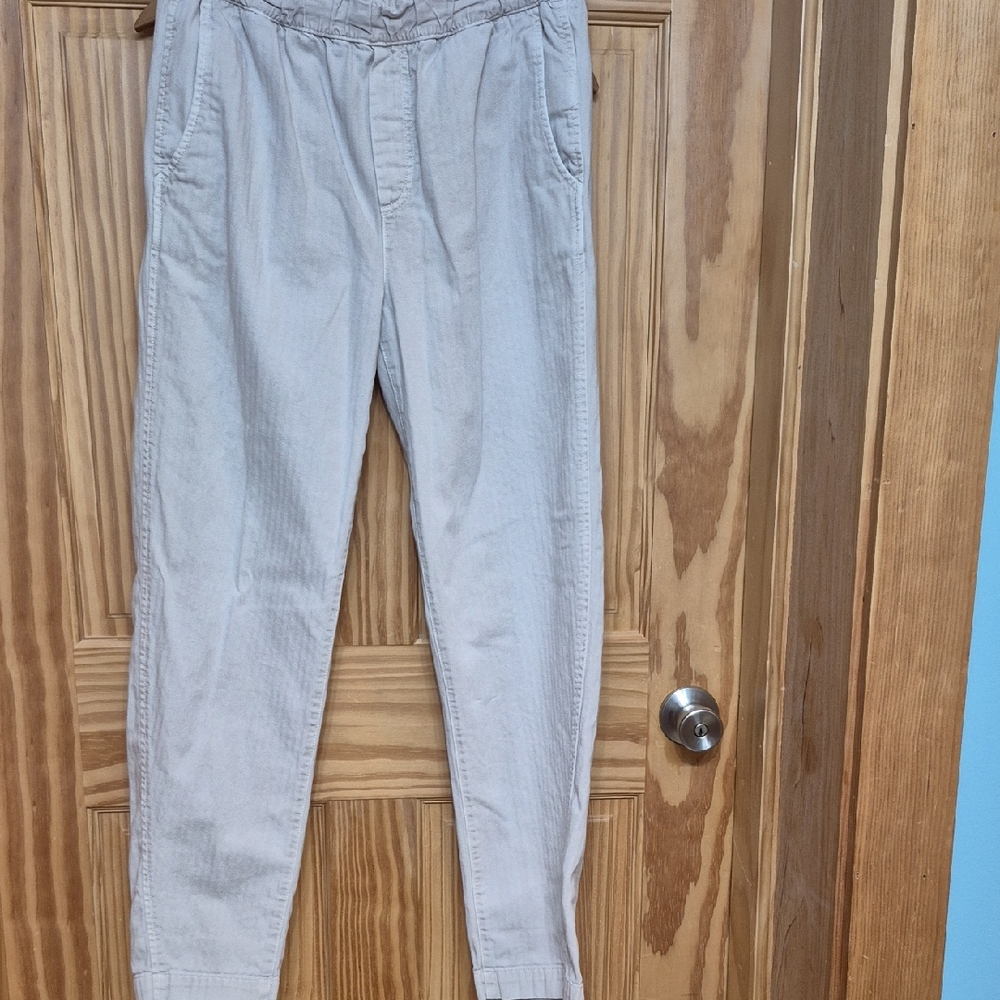GAP women’s pull-on casual pants